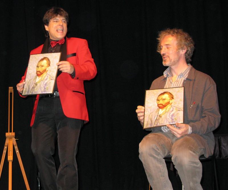 Magicicen Olivier OK MAGICS présentant un numéro de coïncidence artistique à Brussels durant le Jubilée Show en 2010