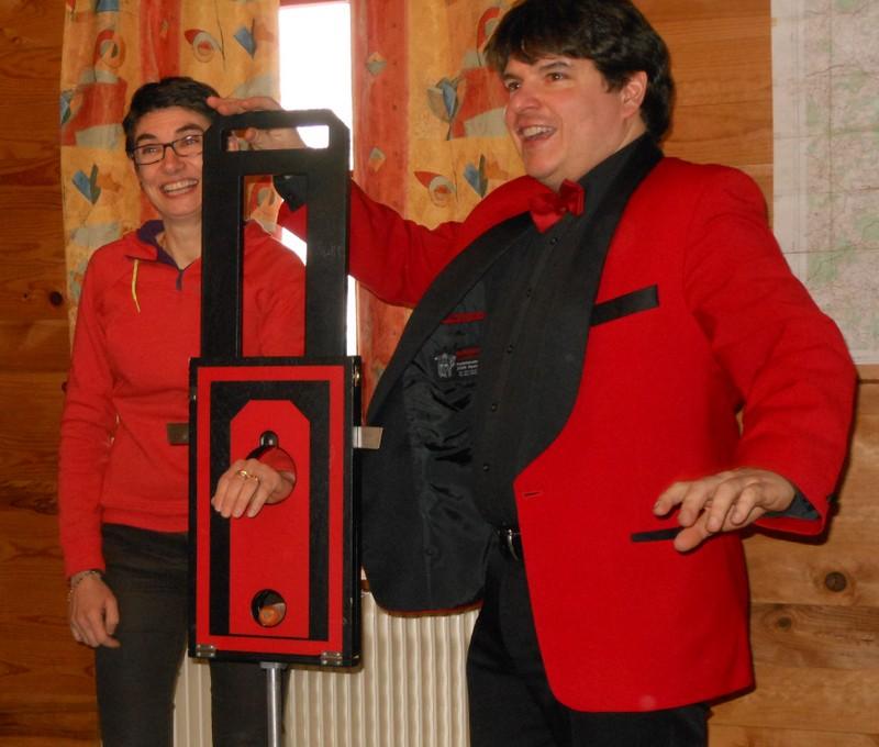 Magician Olivier OK MAGICS performing Arm Guillotine in Bourgogne France 2013