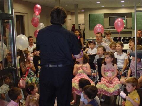 Magic shows for small groups of children from 3 to 12 years old